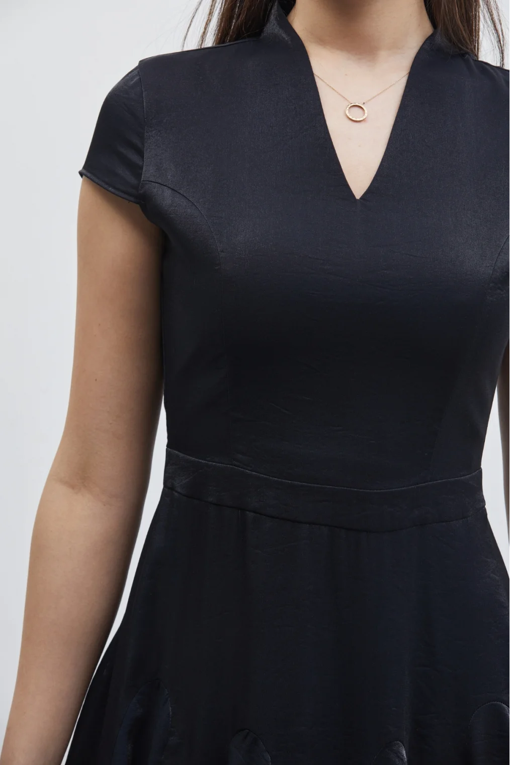 V Yaka Etek Detaylı Midi Elbise 6086-Siyah