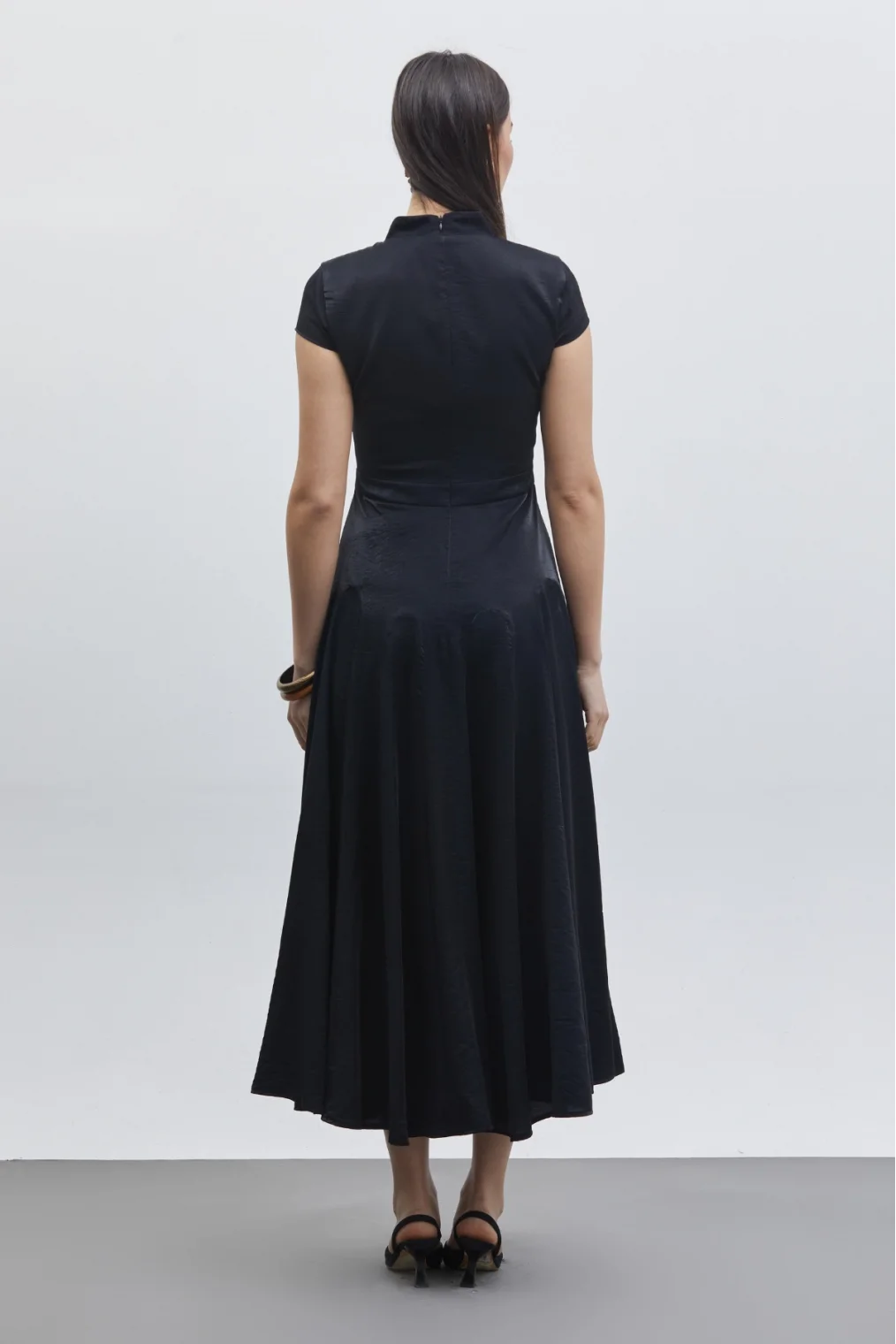V Yaka Etek Detaylı Midi Elbise 6086-Siyah
