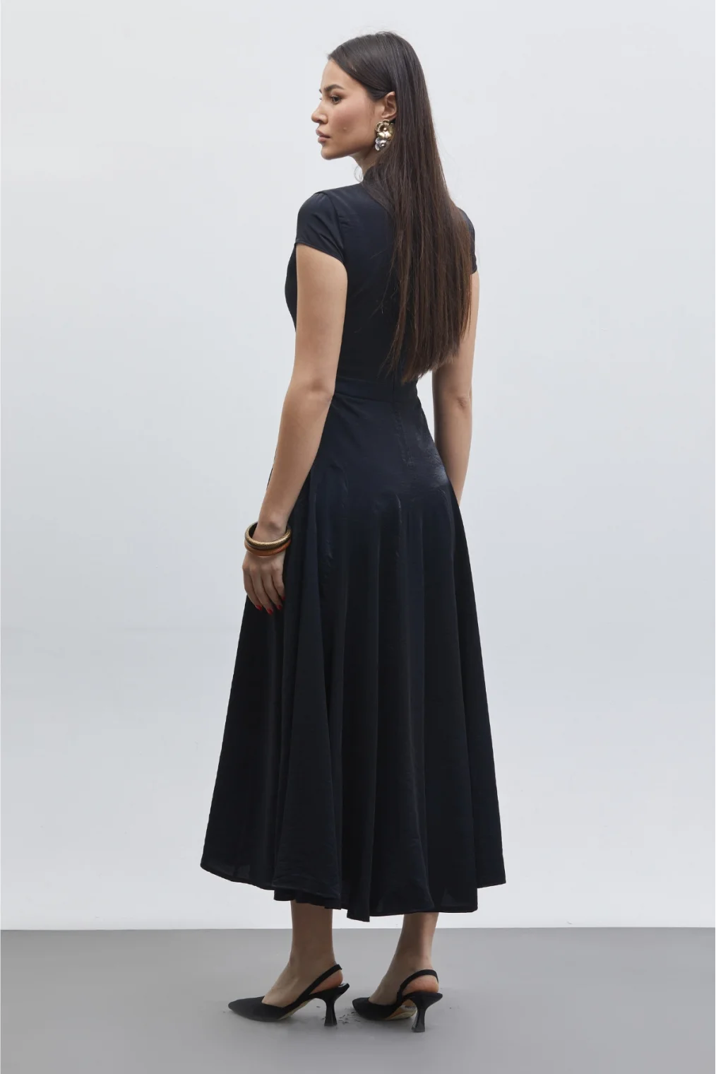 V Yaka Etek Detaylı Midi Elbise 6086-Siyah
