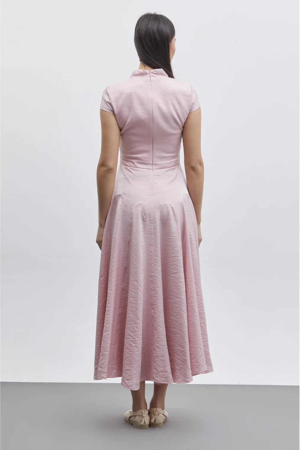 V Yaka Etek Detaylı Midi Elbise 6086-Pudra