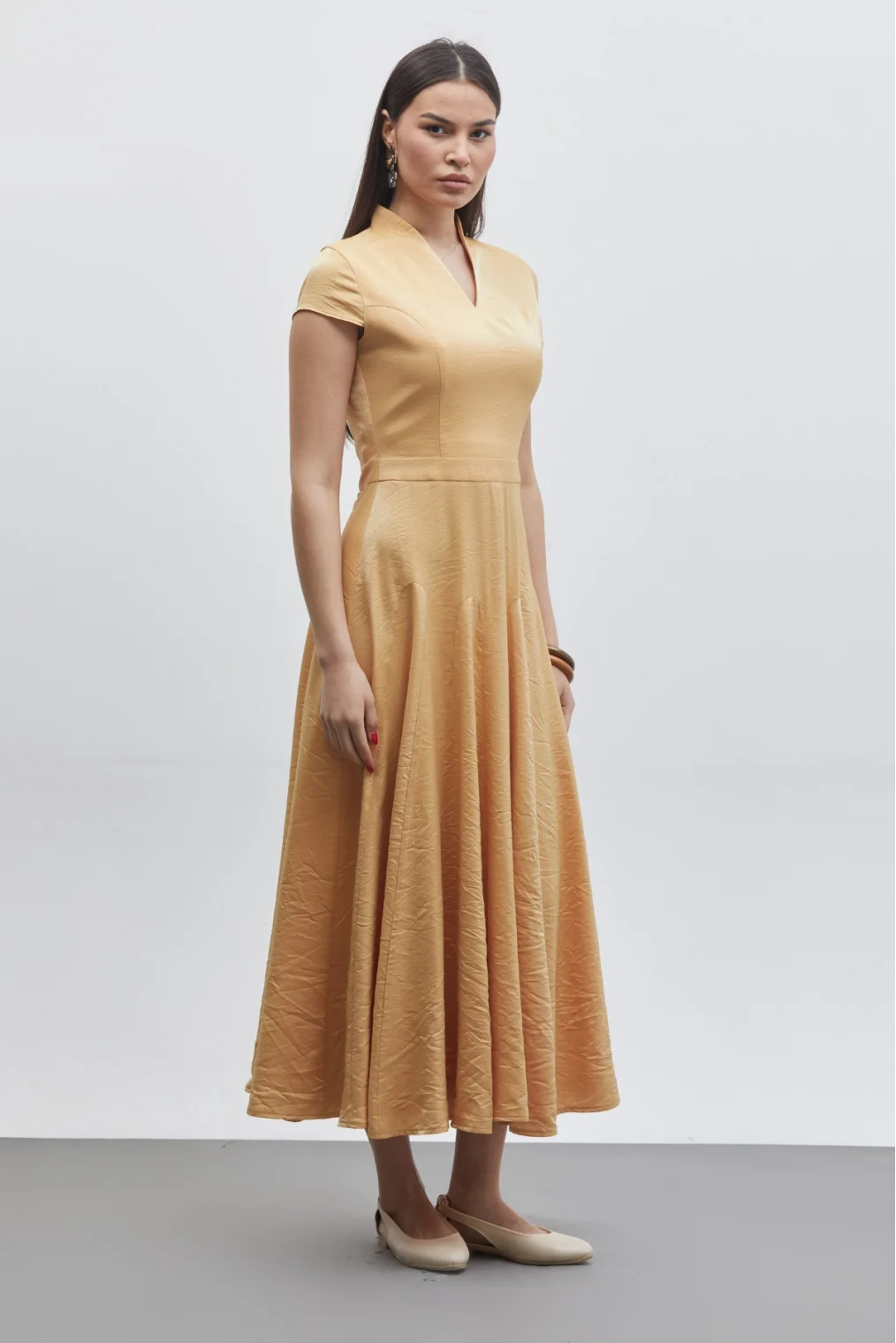V Yaka Etek Detaylı Midi Elbise 6086-Hardal Sarısı
