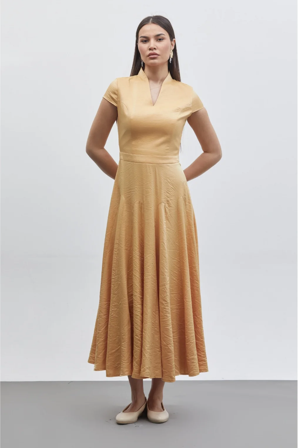 V Yaka Etek Detaylı Midi Elbise 6086-Hardal Sarısı