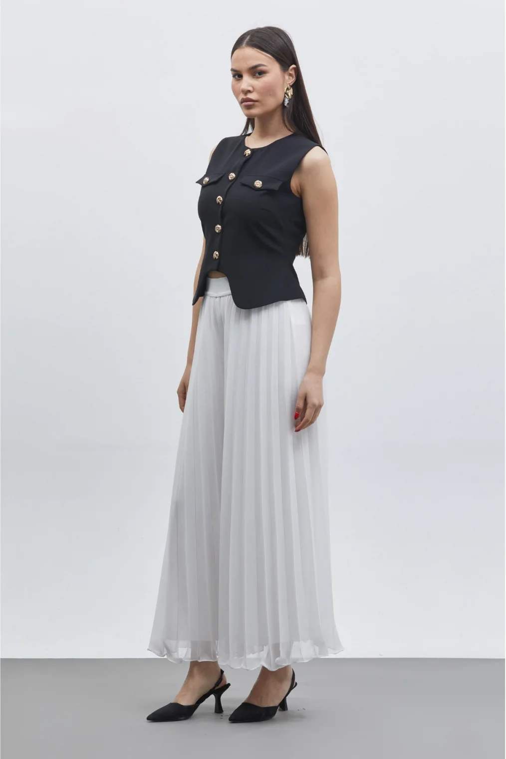 Düğme Detaylı Yelek ve Piliseli Pantolon İkili Takım 6088-Siyah/Beyaz