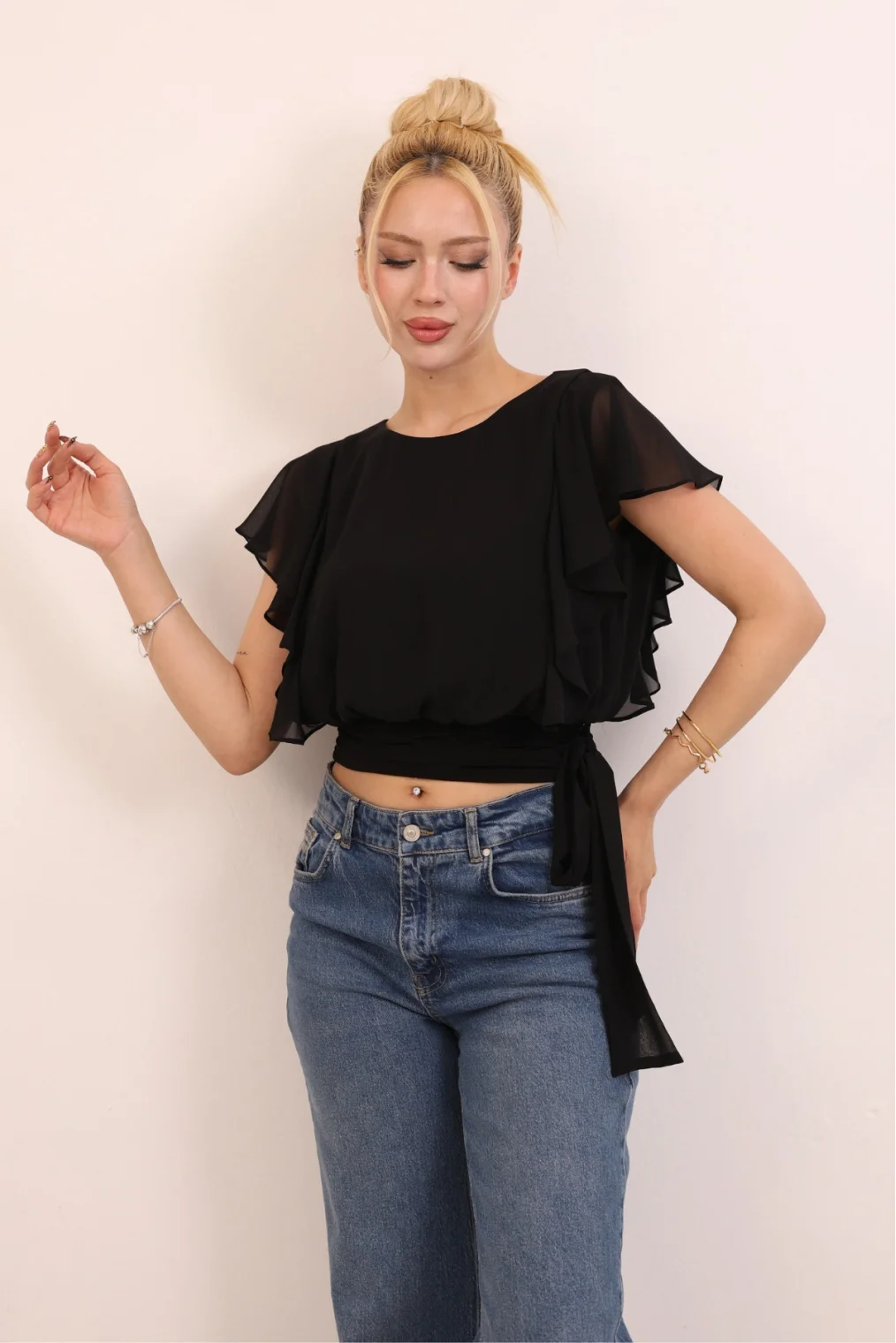 Bel Bağlama Detaylı Fırfırlı Şifon Bluz 6087-Siyah