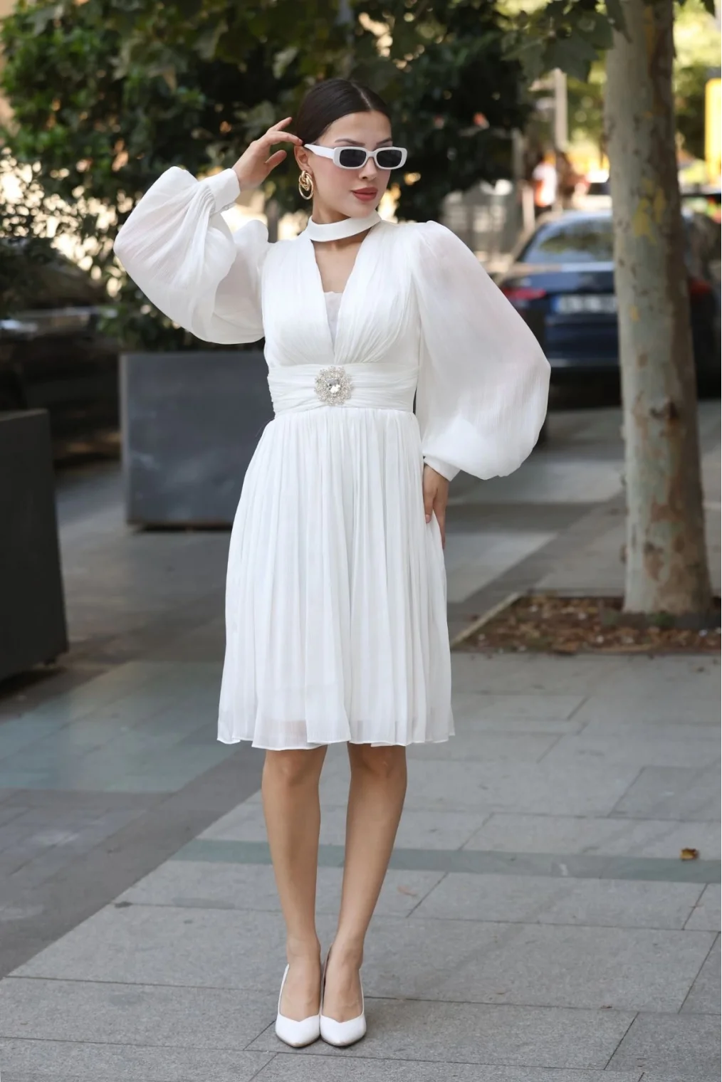 Aksesuar Detaylı Diz Boyu Abiye Elbise 2352-Beyaz