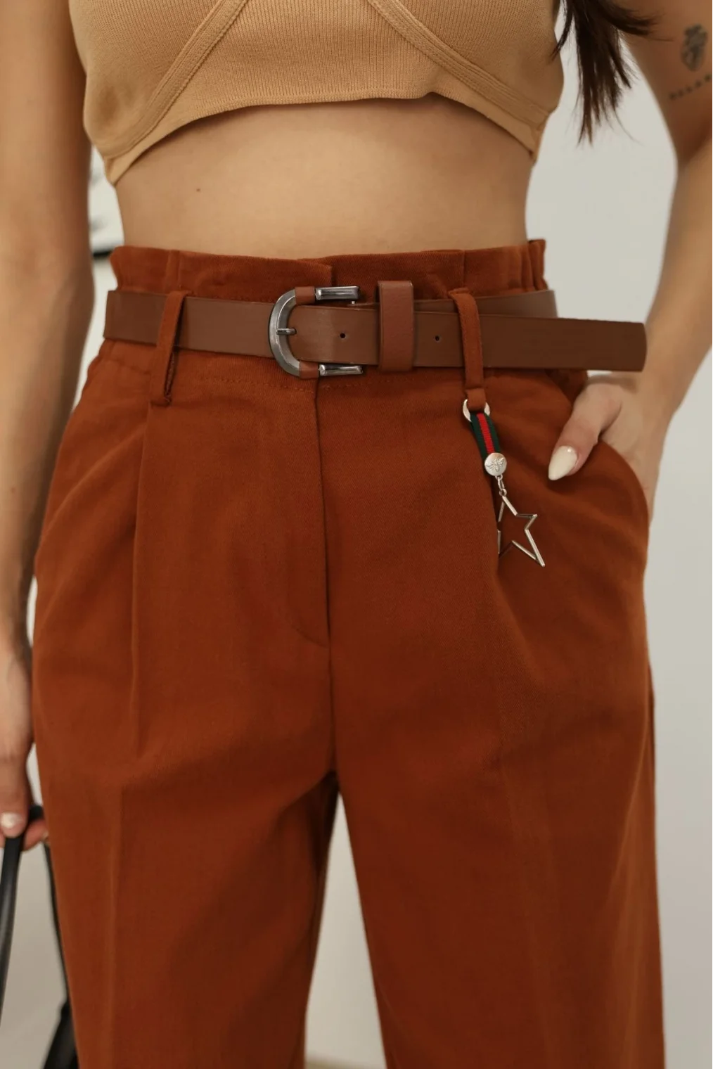 Aksesuar Detaylı Pileli Gabardin Kumaş Pantolon 5807-Kiremit