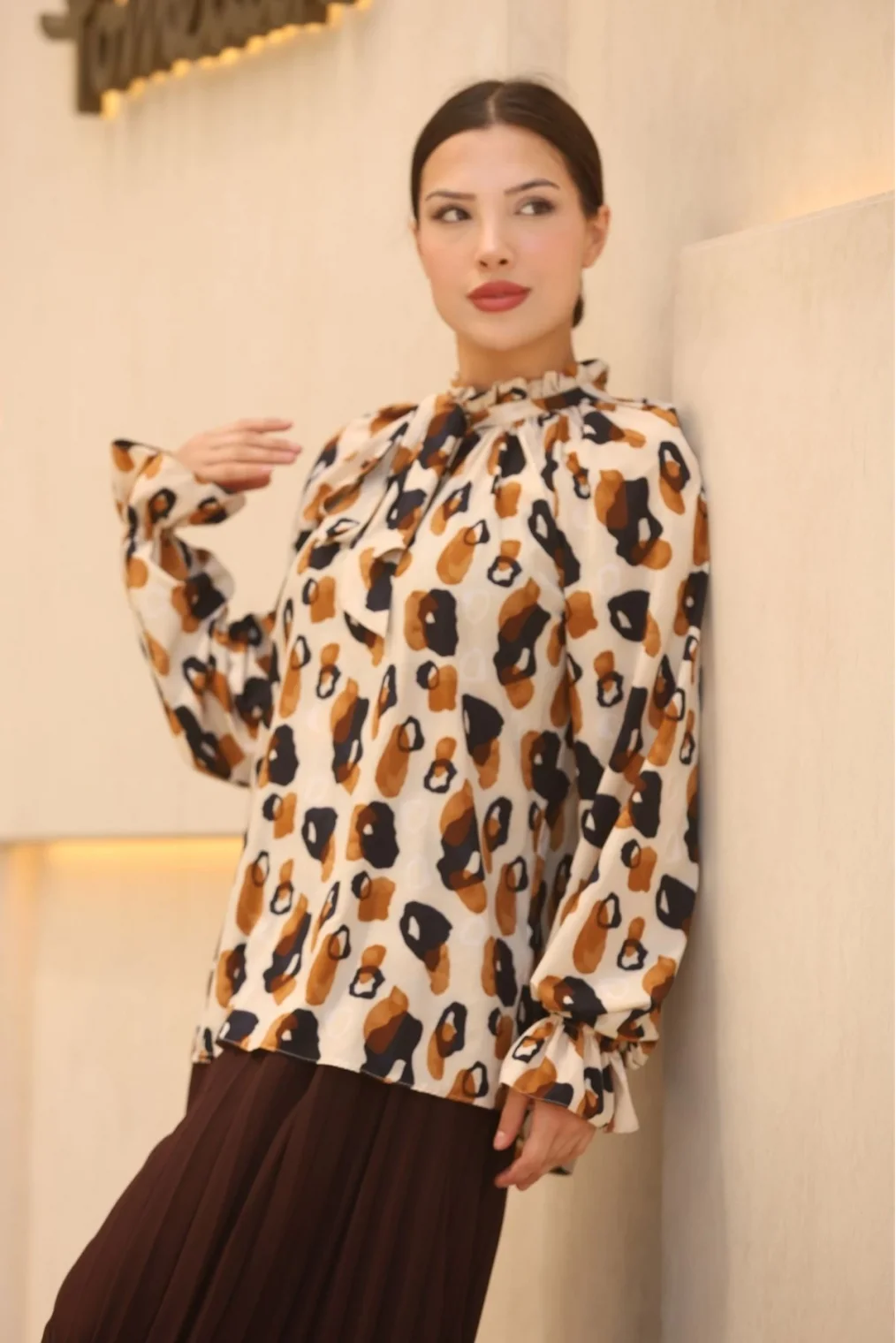 Bağlama Detaylı Büzgülü Bluz 6028-Bej/Kahverengi