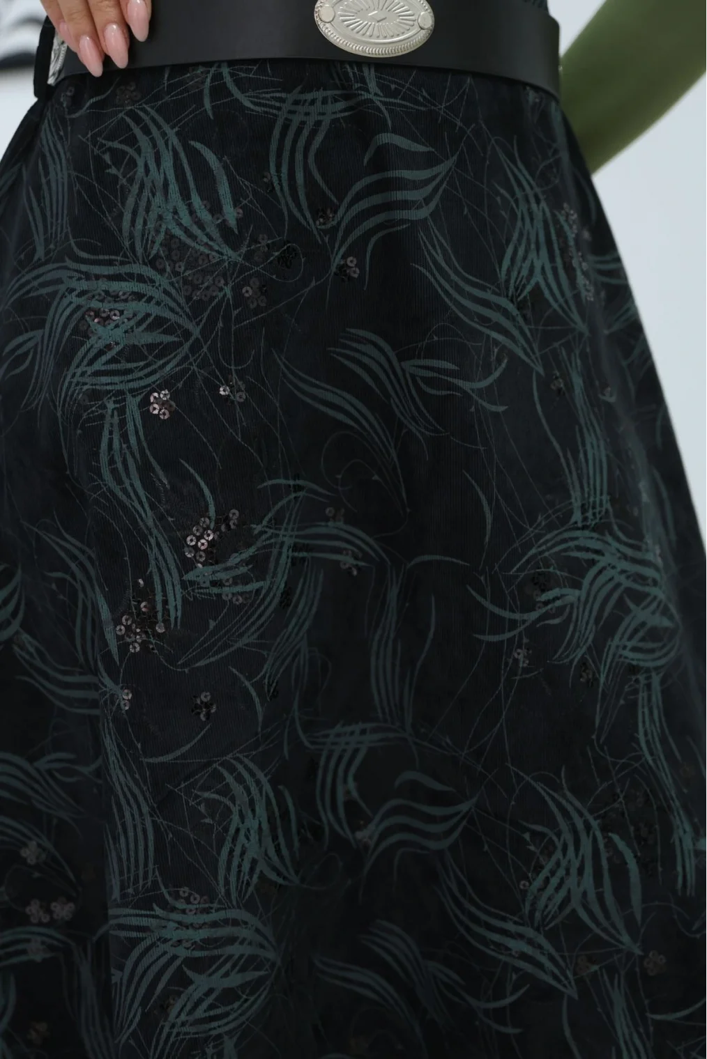 Baskılı ve Kemerli Kadife Etek 6069-Siyah/Çağla