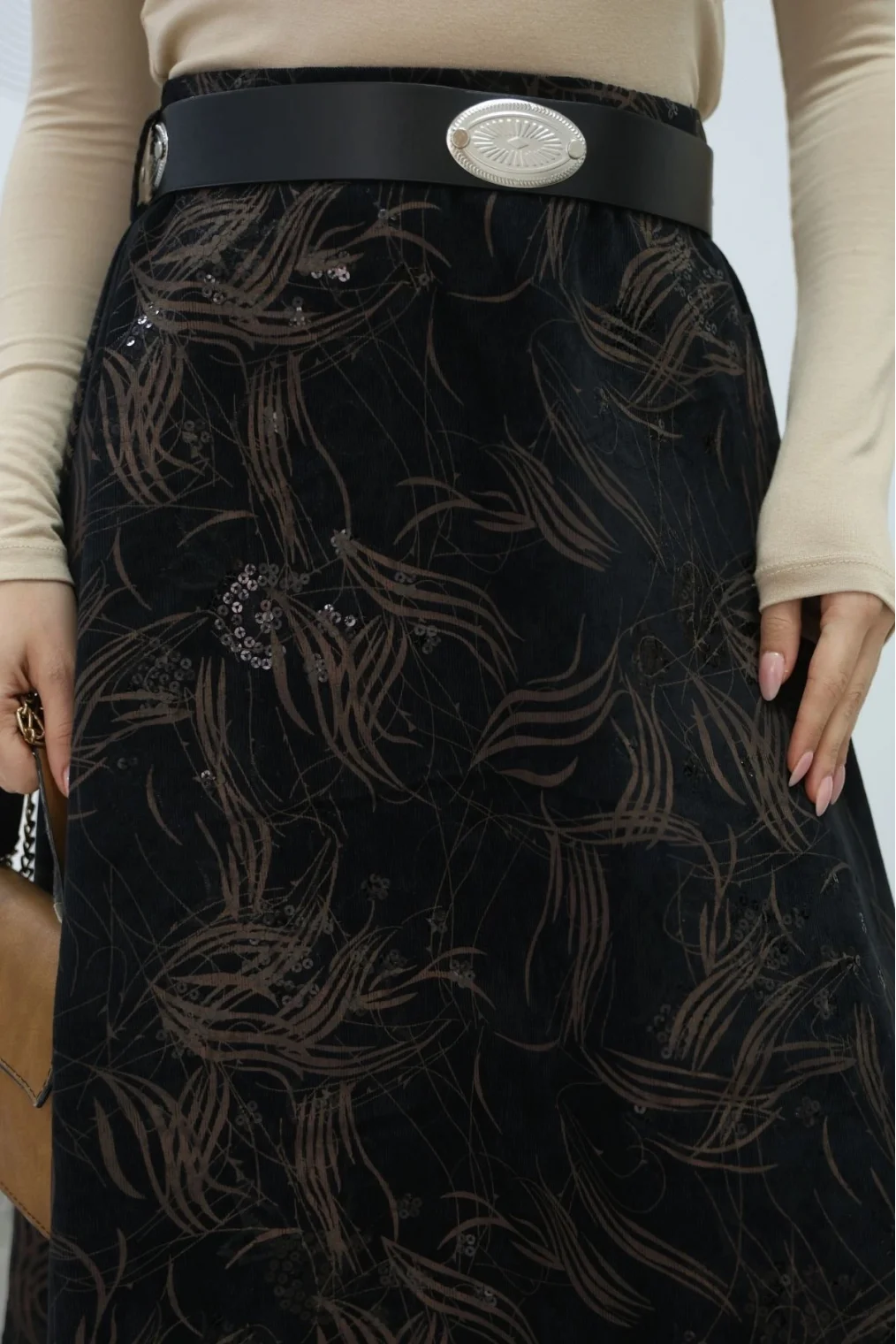 Baskılı ve Kemerli Kadife Etek 6069-Siyah/Camel