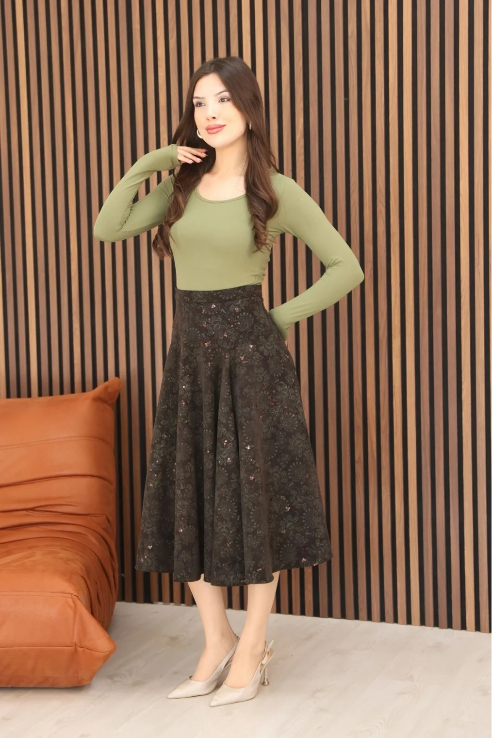 Baskılı ve Payetli Kadife Kloş Etek 6070-Kahve/Yeşil