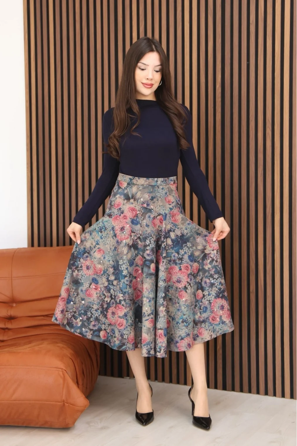 Baskılı ve Payetli Kadife Kloş Etek 6070-Lacivert/Çok Renkli