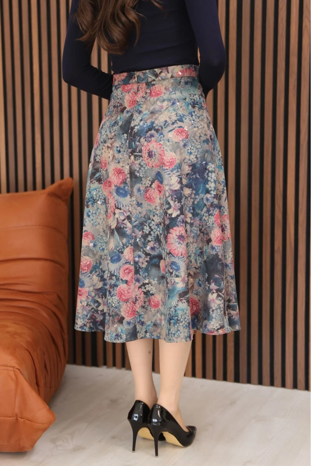 Baskılı ve Payetli Kadife Kloş Etek 6070-Lacivert/Çok Renkli