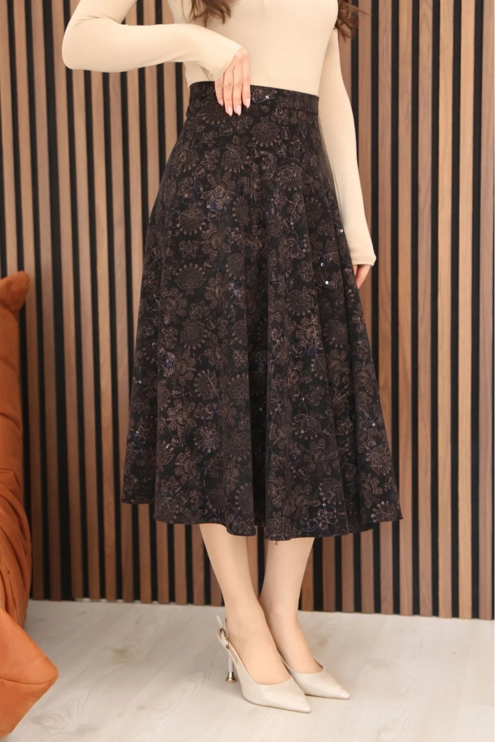 Baskılı ve Payetli Kadife Kloş Etek 6070-Lacivert/Kahve