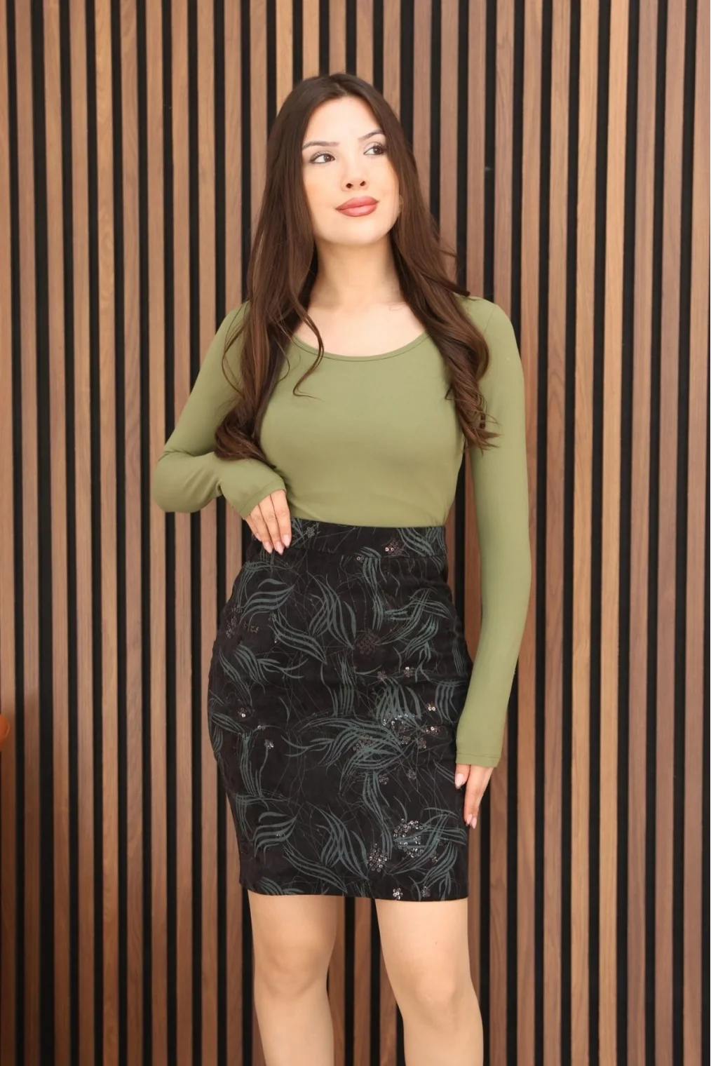 Baskılı ve Payetli Kadife Mini Etek 6049-Siyah/Çağla