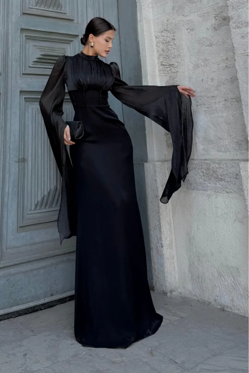 Bel Boncuk İşleme Detaylı Beden Ayarlı Abiye Elbise 2325-Siyah