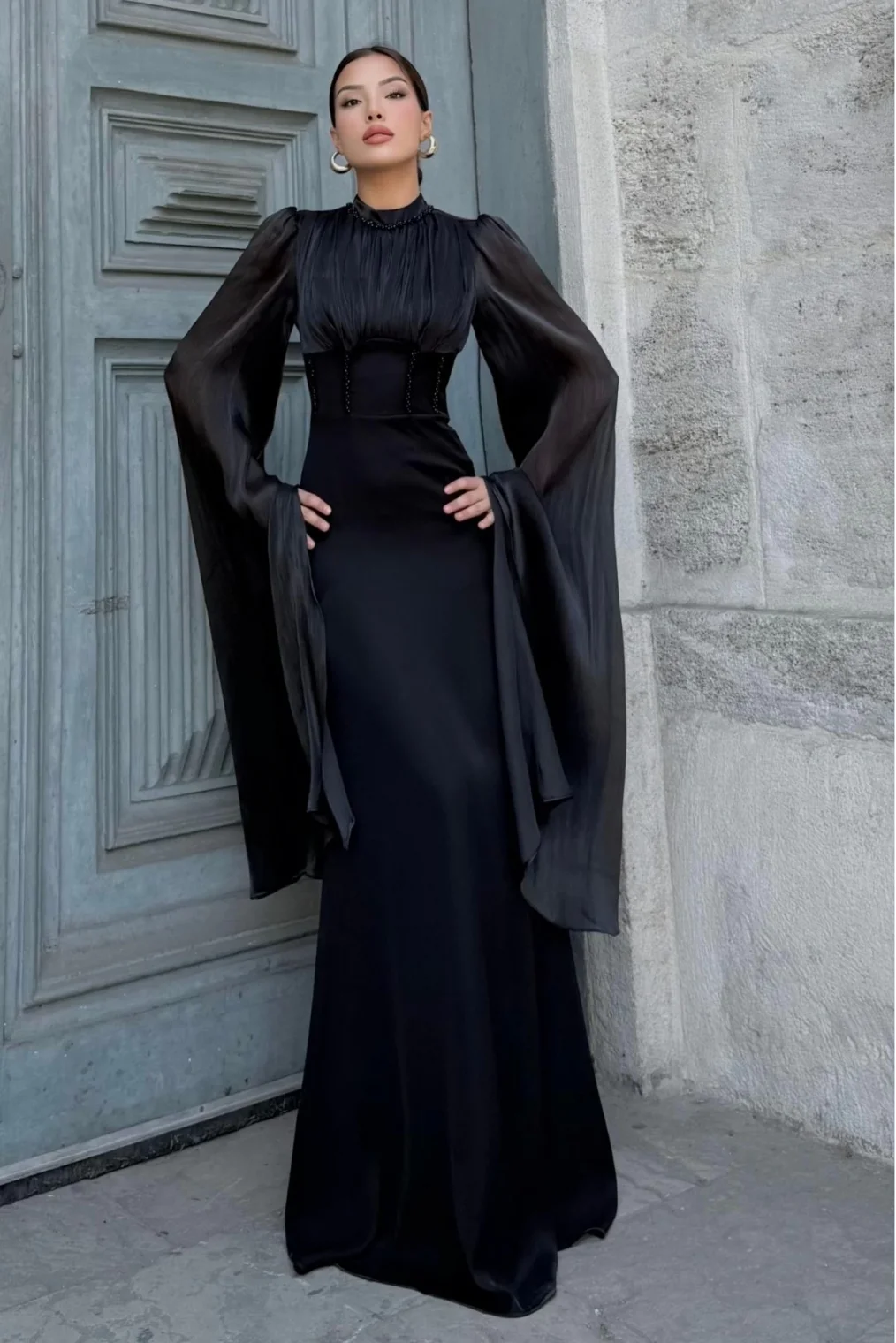 Bel Boncuk İşleme Detaylı Beden Ayarlı Abiye Elbise 2325-Siyah