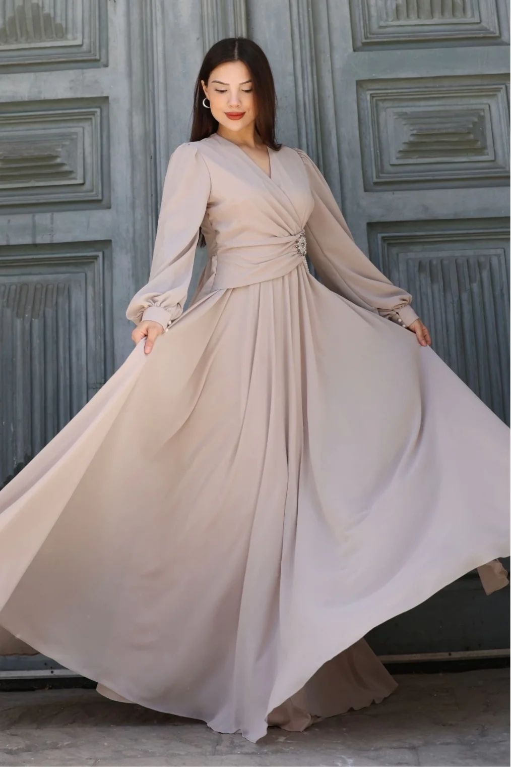 Bel Detaylı Kruvaze Yaka Abiye Elbise 2763-Bej