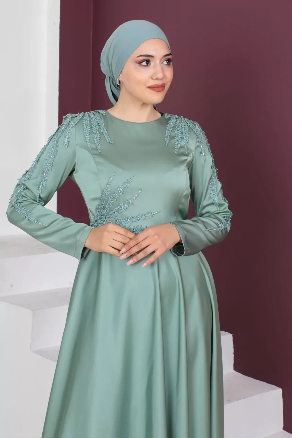 Boncuk İşleme Detaylı Saten Tesettür Abiye Elbise 732-Çağla