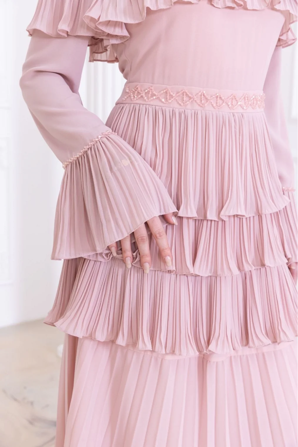 Boncuk İşlemeli ve Pliseli Kat Kat Abiye Elbise 2749-Pudra