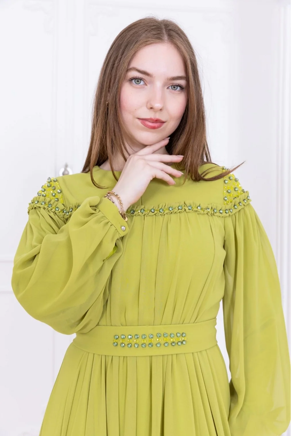 Büzgülü ve Bağlama Detaylı İşlemeli Abiye Elbise 2761-Fıstık Yeşili