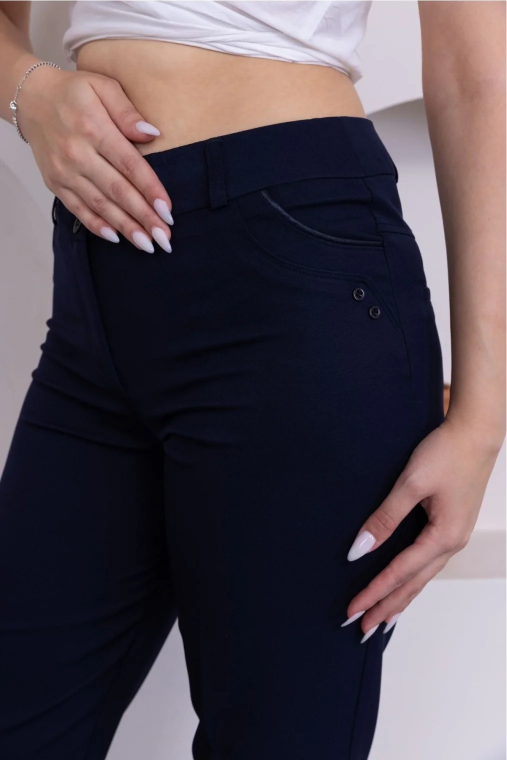 Cep Detaylı Bilek Boy Kadın Kumaş Pantolon 0101-Lacivert