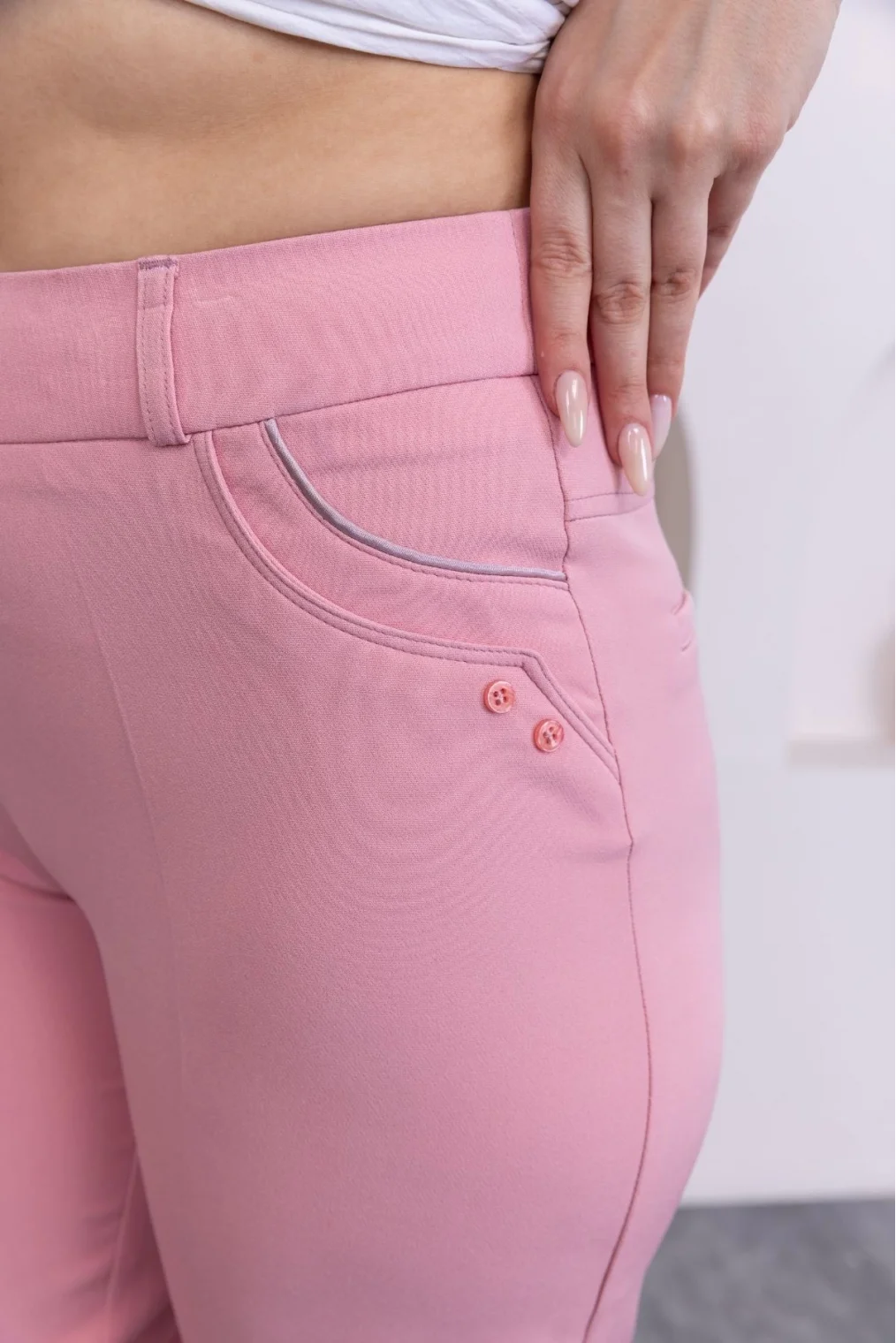 Cep Detaylı Bilek Boy Kadın Kumaş Pantolon 0101-Pudra