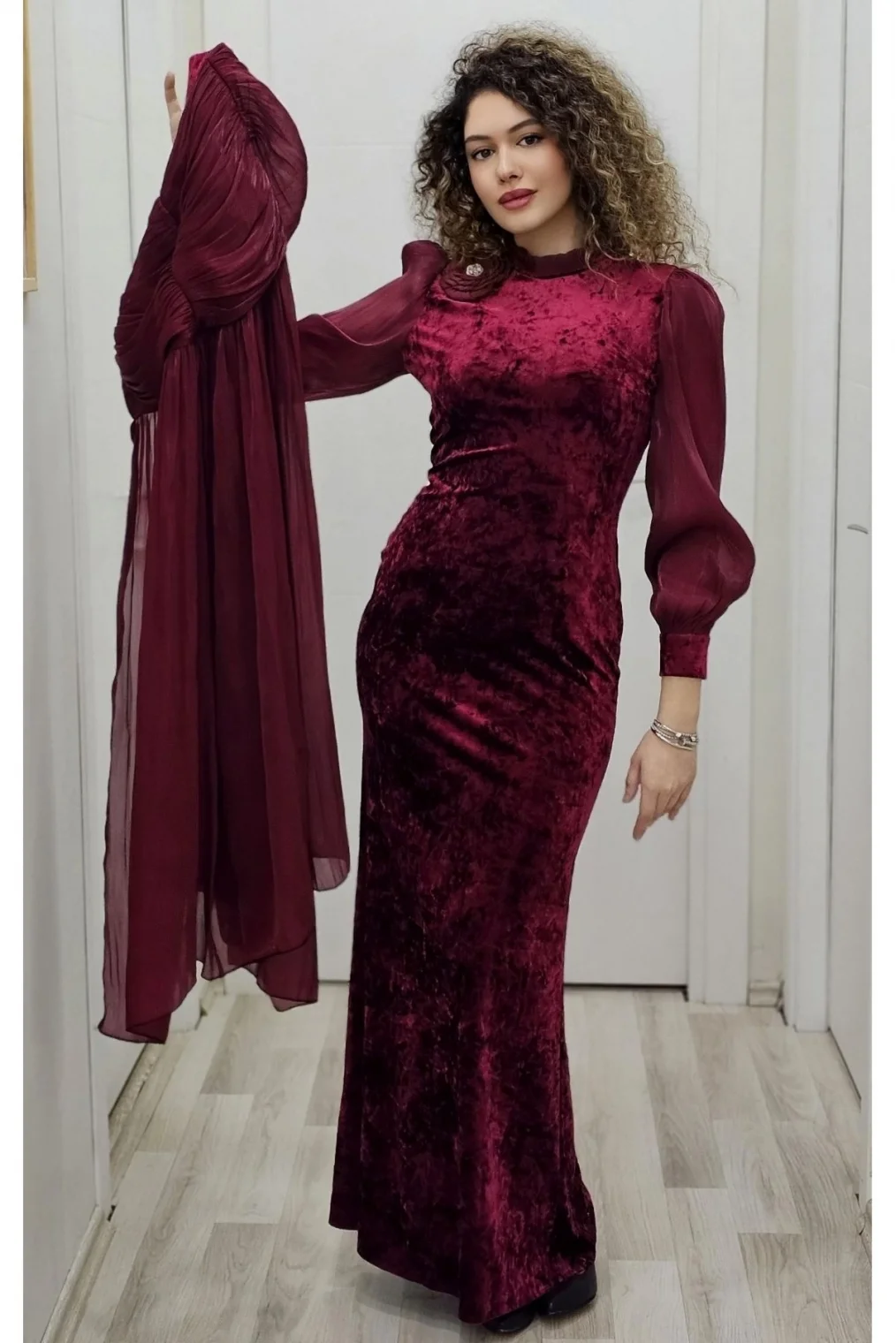 Çiçek Detaylı Çıkarılabilir Etekli Kadife Abiye 2752-Bordo