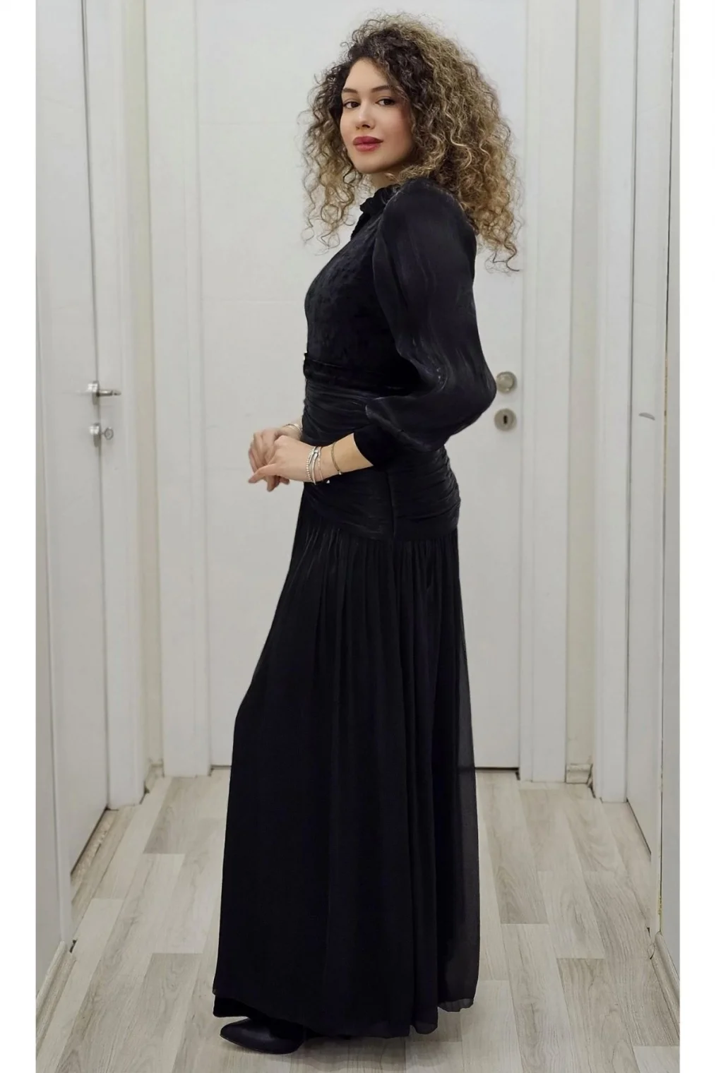 Çiçek Detaylı Çıkarılabilir Etekli Kadife Abiye 2752-Siyah