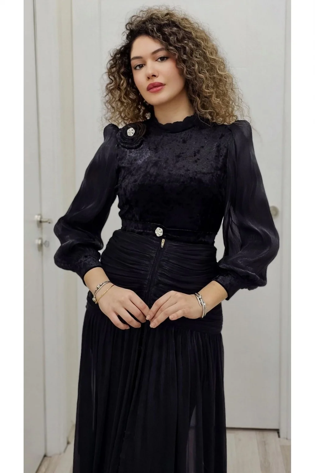 Çiçek Detaylı Çıkarılabilir Etekli Kadife Abiye 2752-Siyah