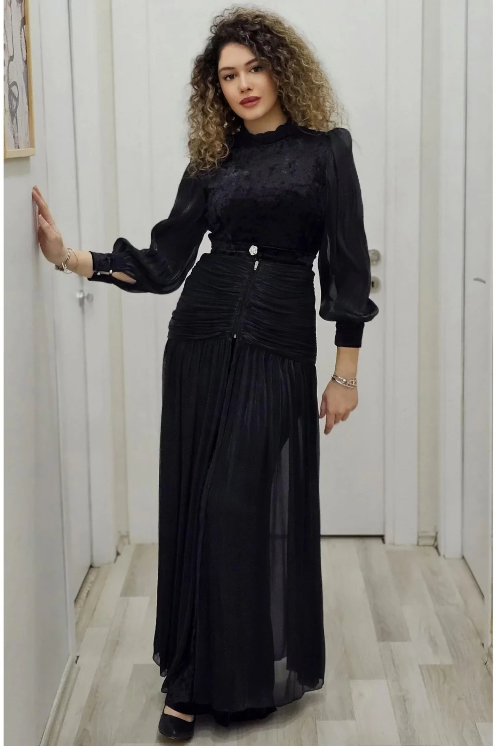 Çiçek Detaylı Çıkarılabilir Etekli Kadife Abiye 2752-Siyah