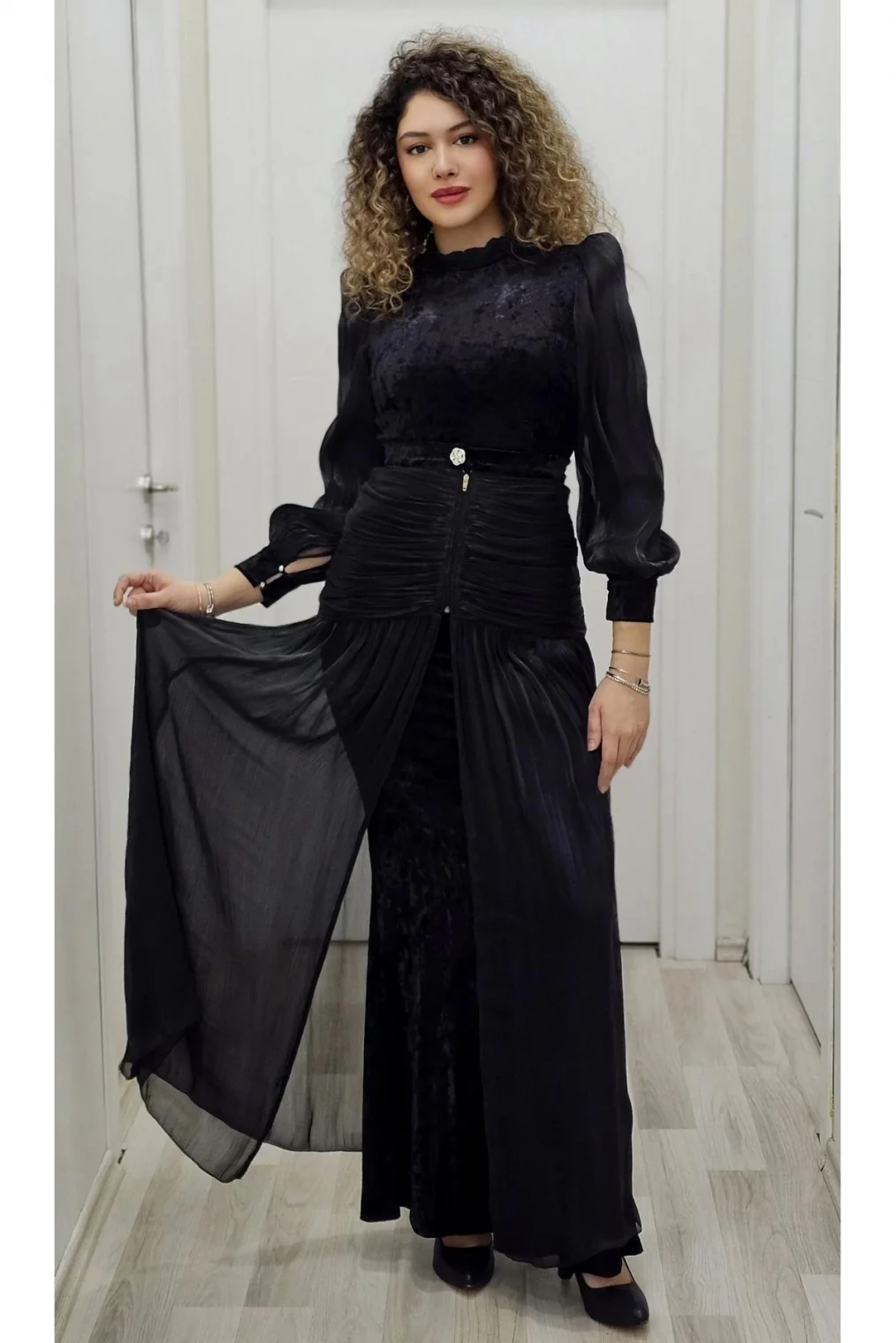 Çiçek Detaylı Çıkarılabilir Etekli Kadife Abiye 2752-Siyah