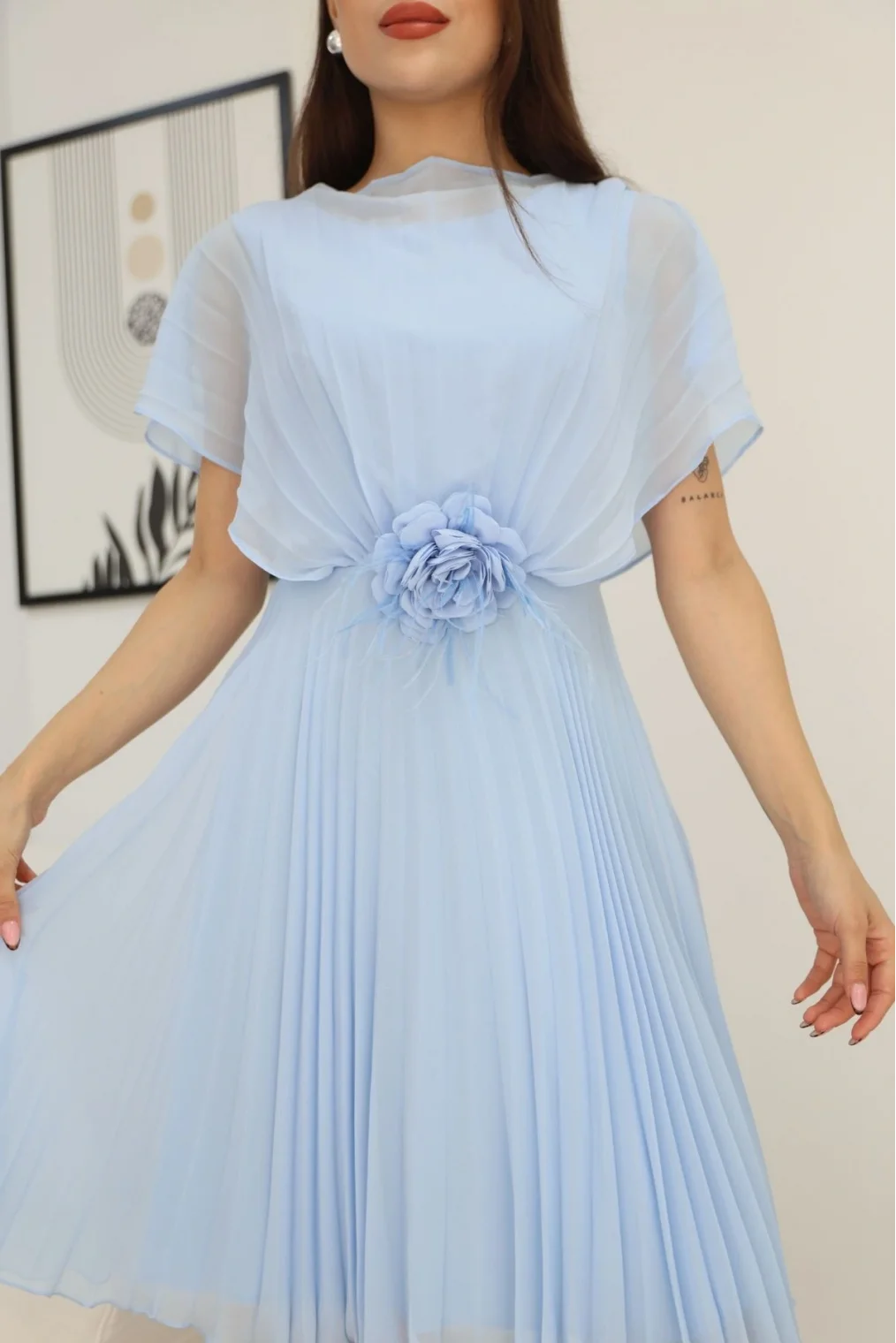 Çiçek Detaylı Piliseli Elbise 2378-Bebe Mavisi