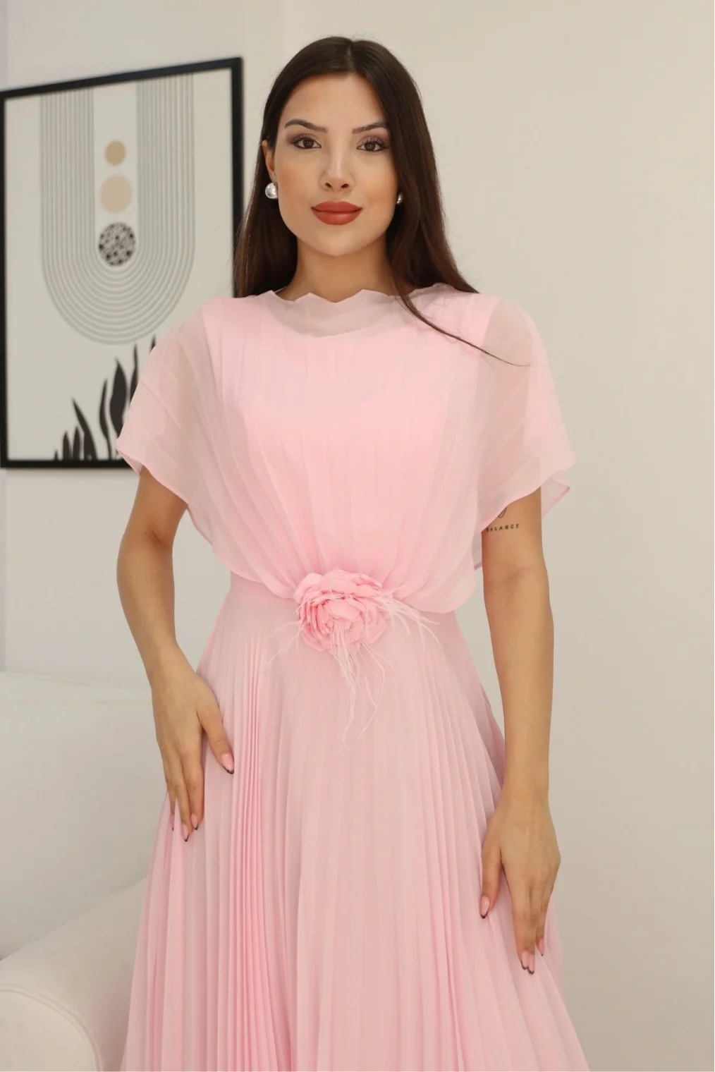 Çiçek Detaylı Piliseli Elbise 2378-Pudra