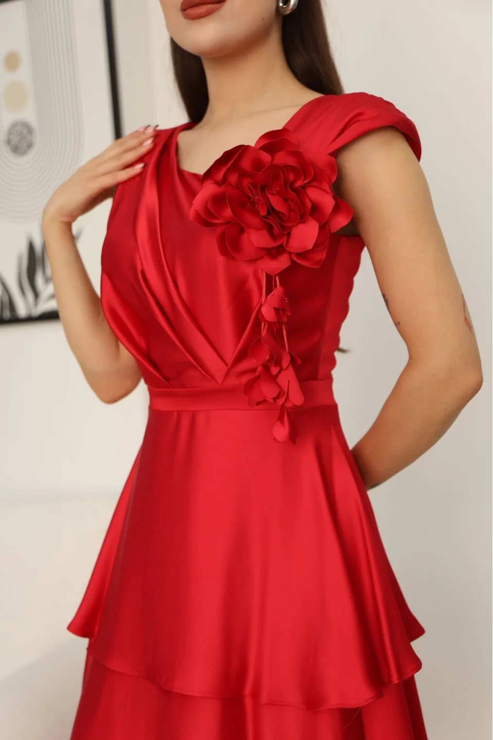 Çiçek Detaylı Saten Elbise 2371-Kırmızı