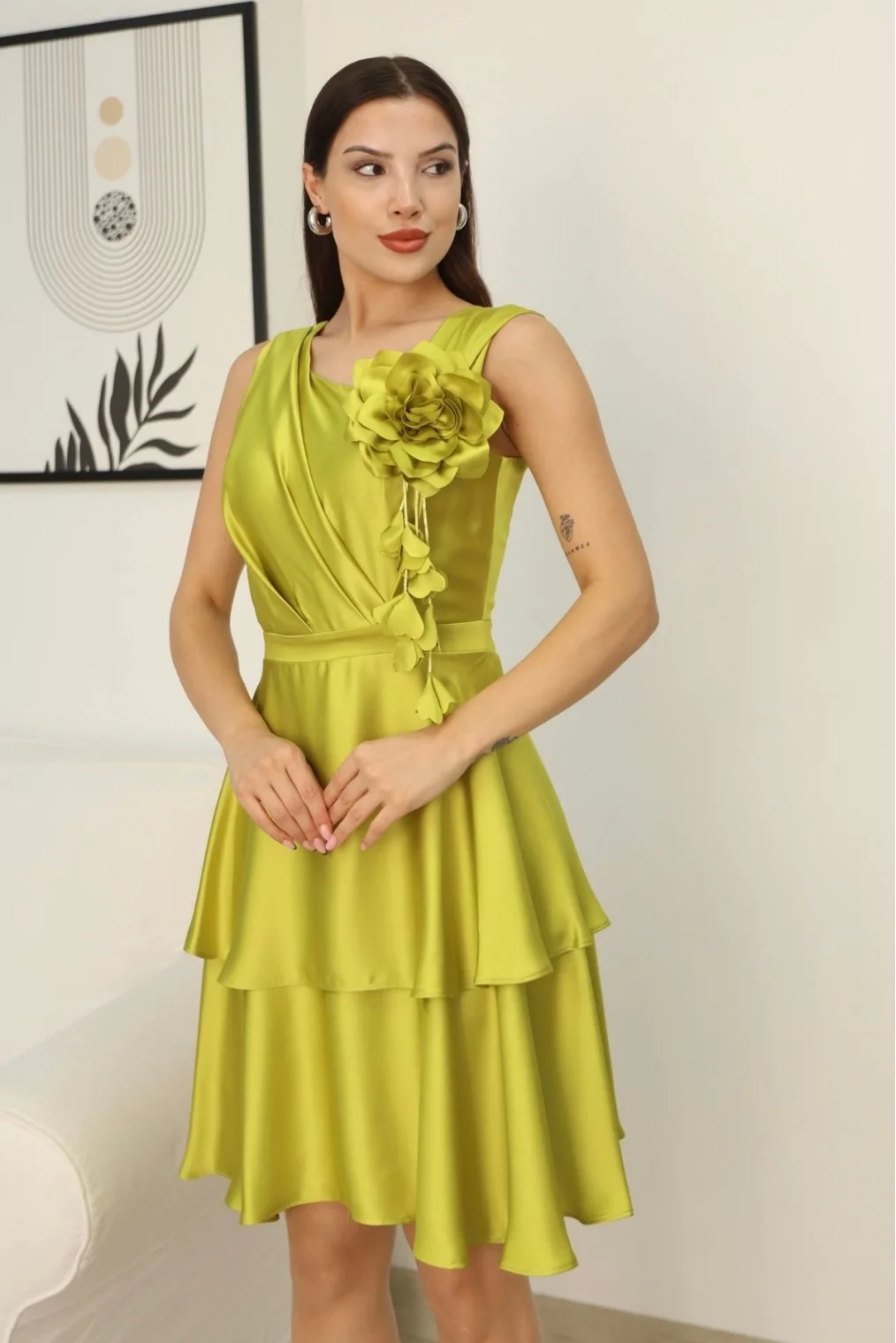 Çiçek Detaylı Saten Elbise 2371-Olive