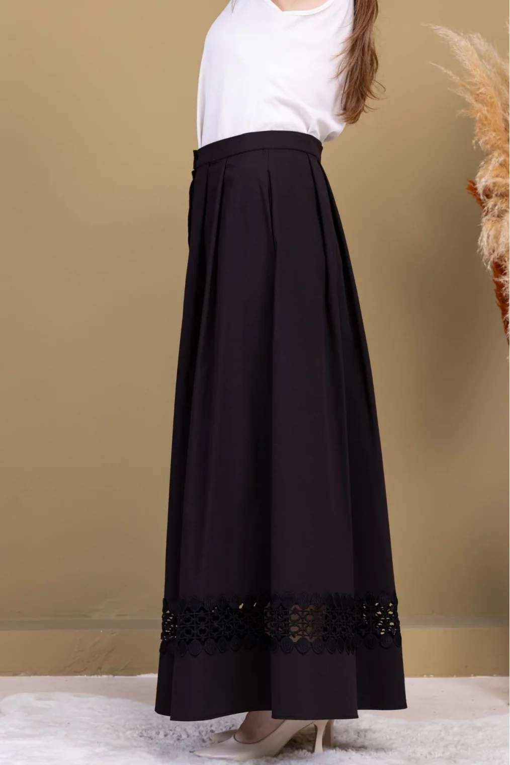 Dantel Detaylı Pileli Pamuk Etek 6025-Siyah