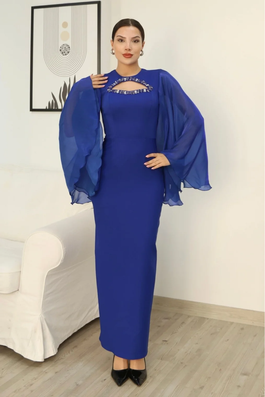 Dekoltesi İşlemeli Pelerinli Kol Abiye Elbise 2349-Saks