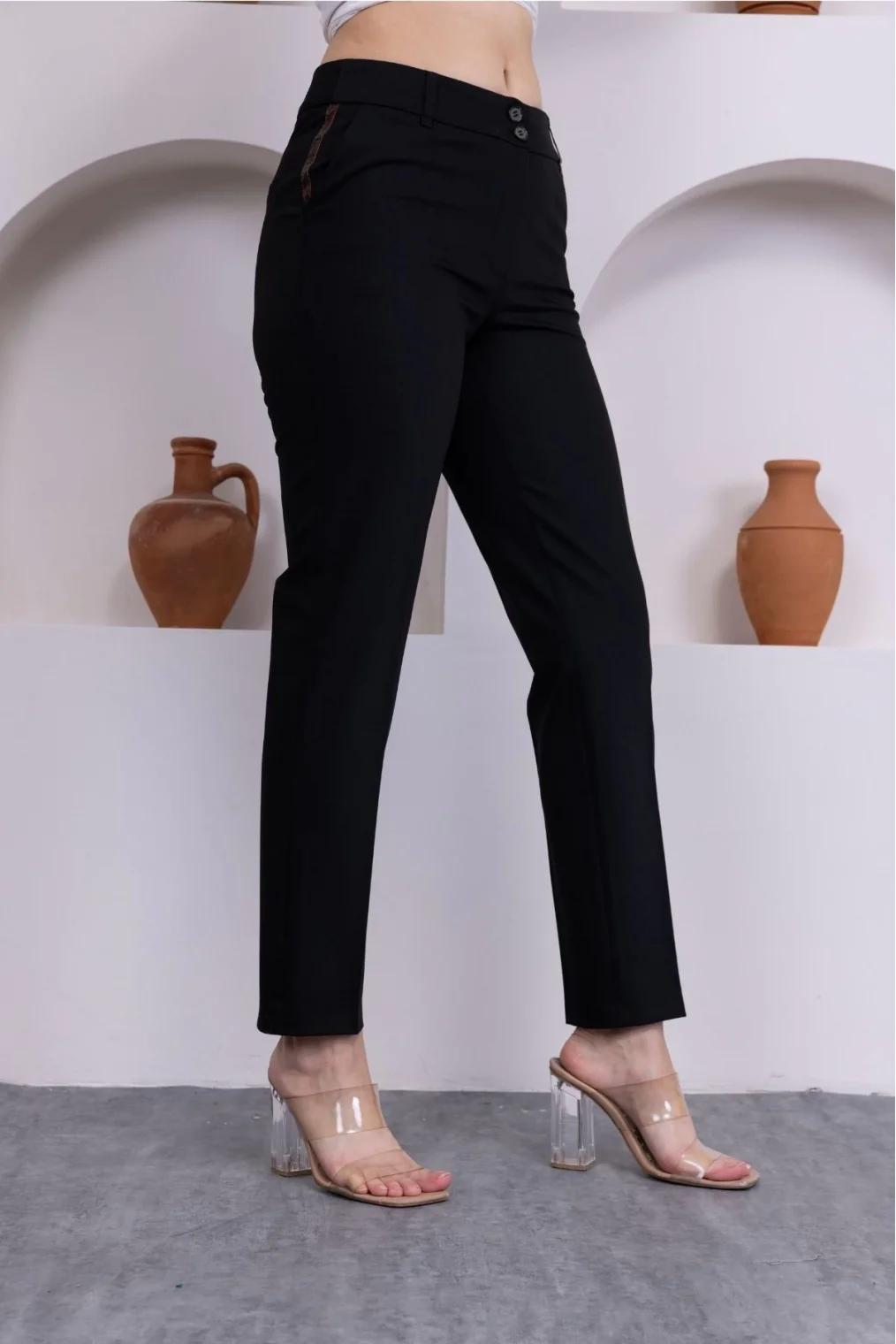 Deri Detaylı Cepli Bilek Boy Pantolon 3146-Siyah