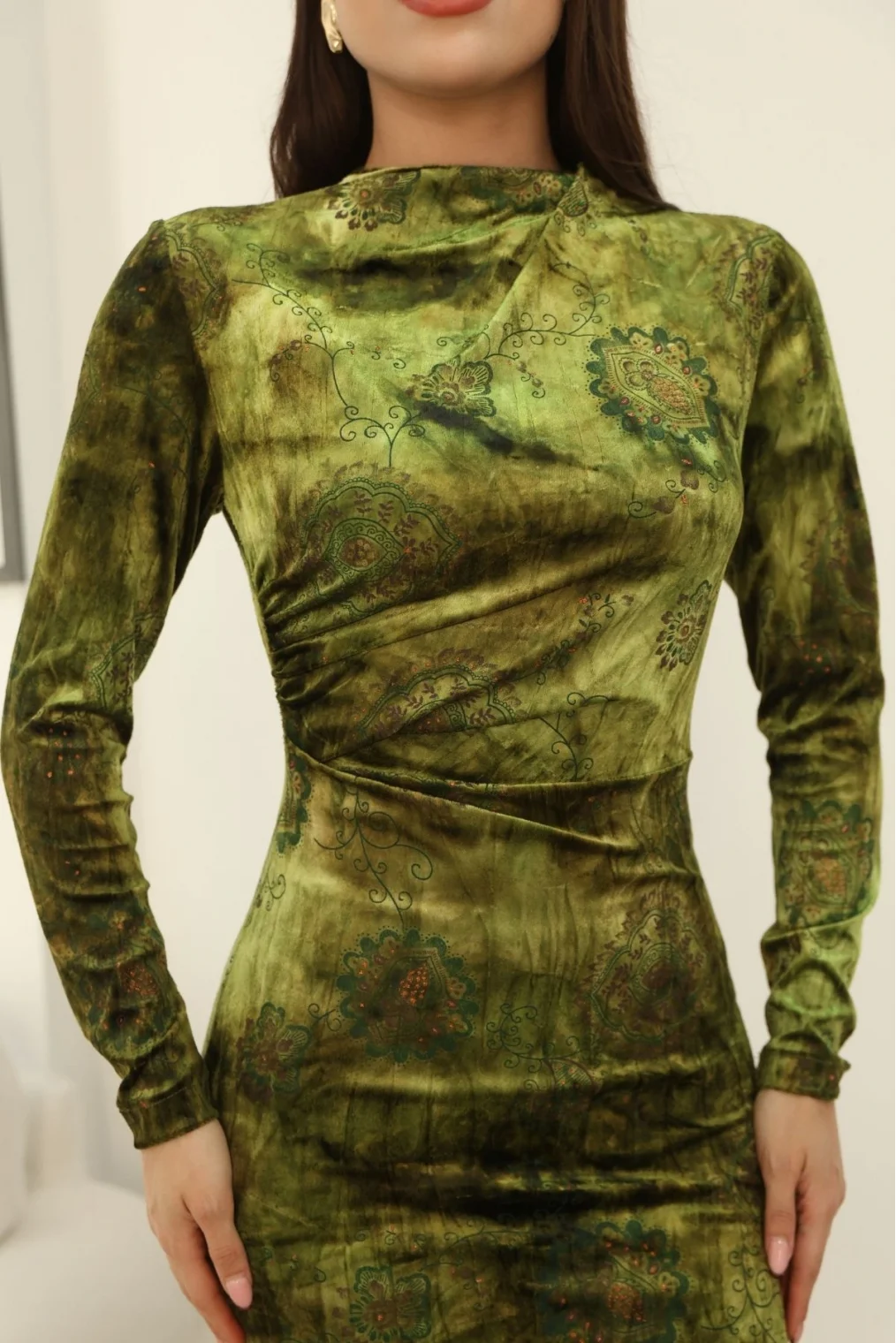 Desenli Büzgü Detaylı Premium Kadife Elbise 6063-Yeşil