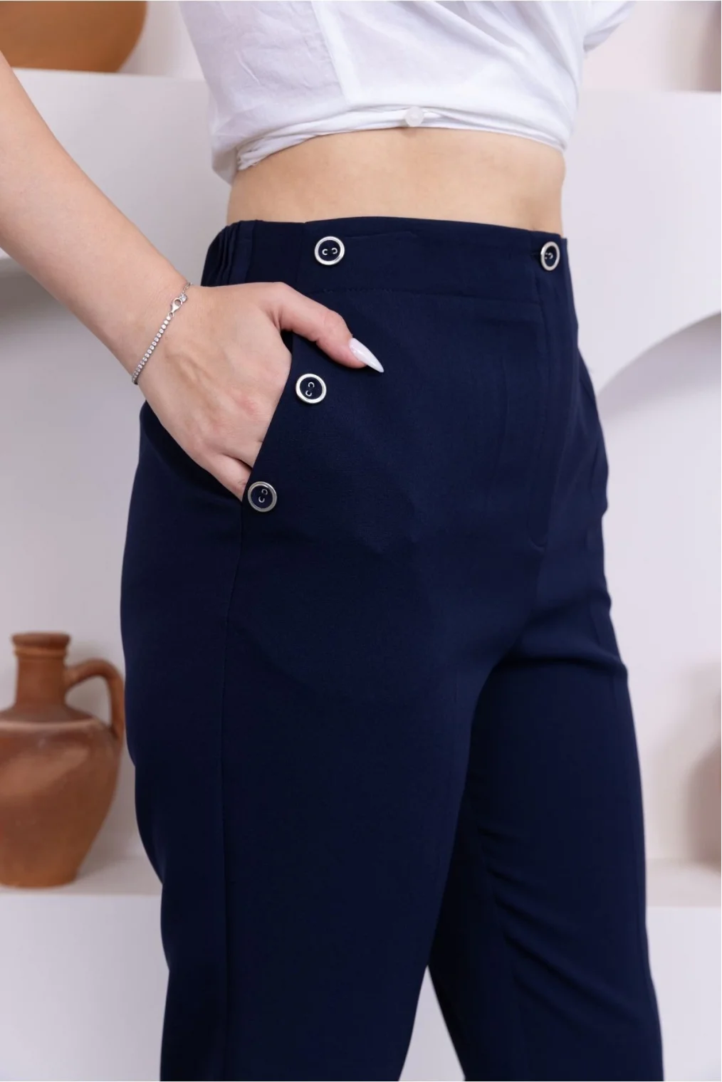 Düğme Detaylı Beli Lastikli Bilek Boy Pantolon 351-Lacivert