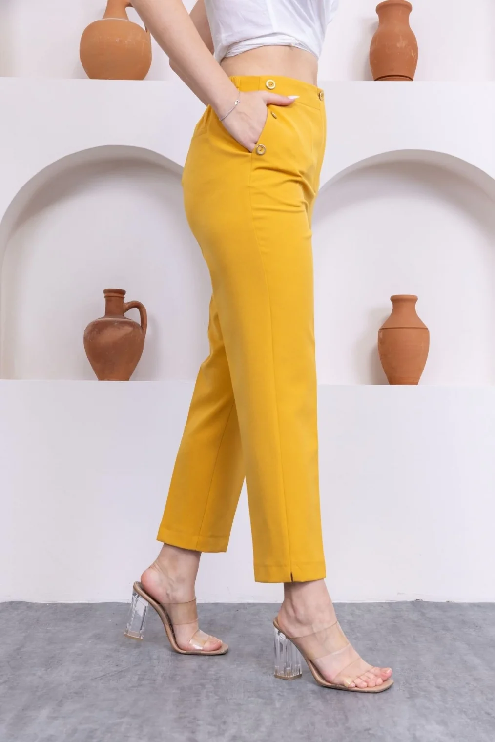Düğme Detaylı Beli Lastikli Bilek Boy Pantolon 351-Sarı