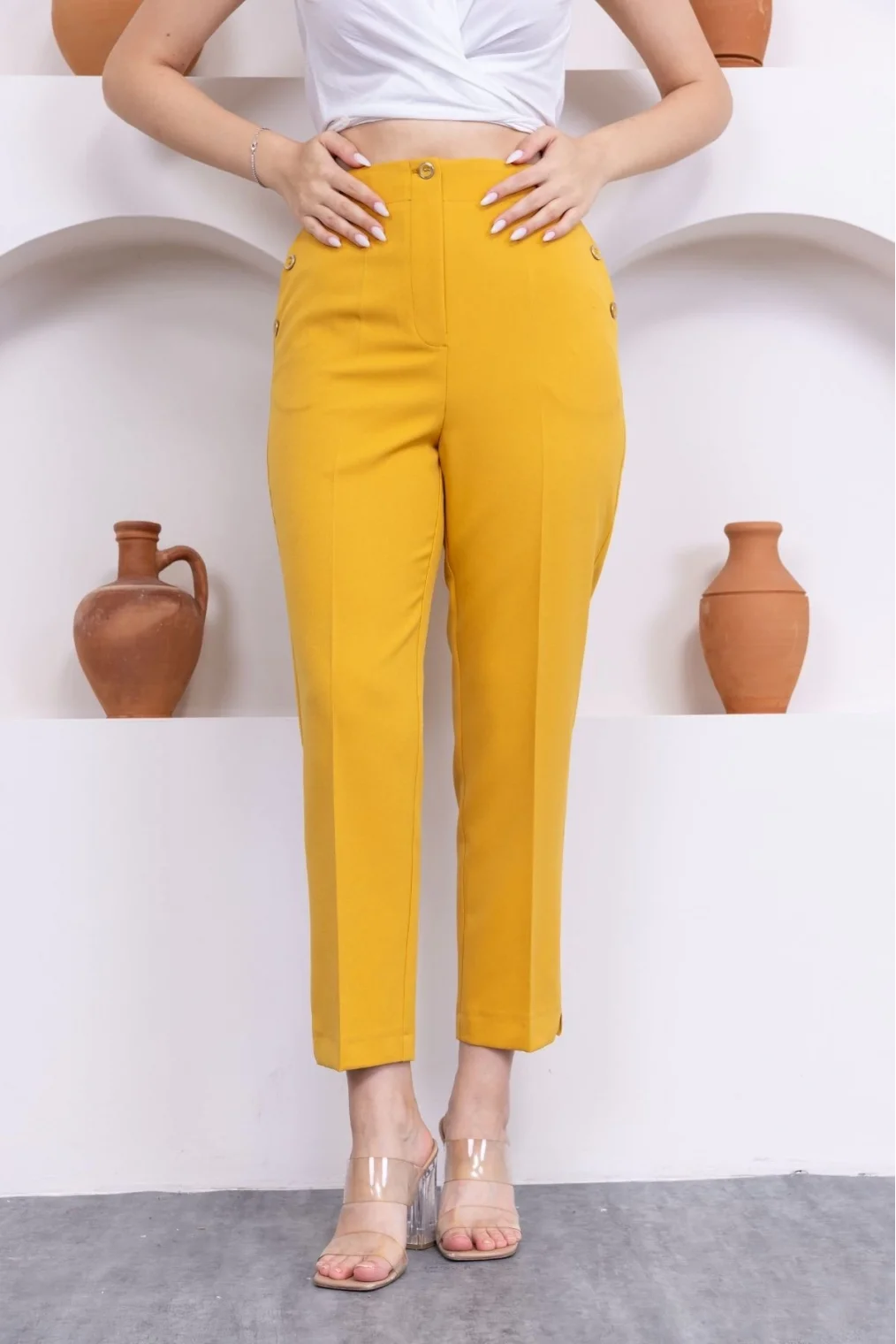 Düğme Detaylı Beli Lastikli Bilek Boy Pantolon 351-Sarı