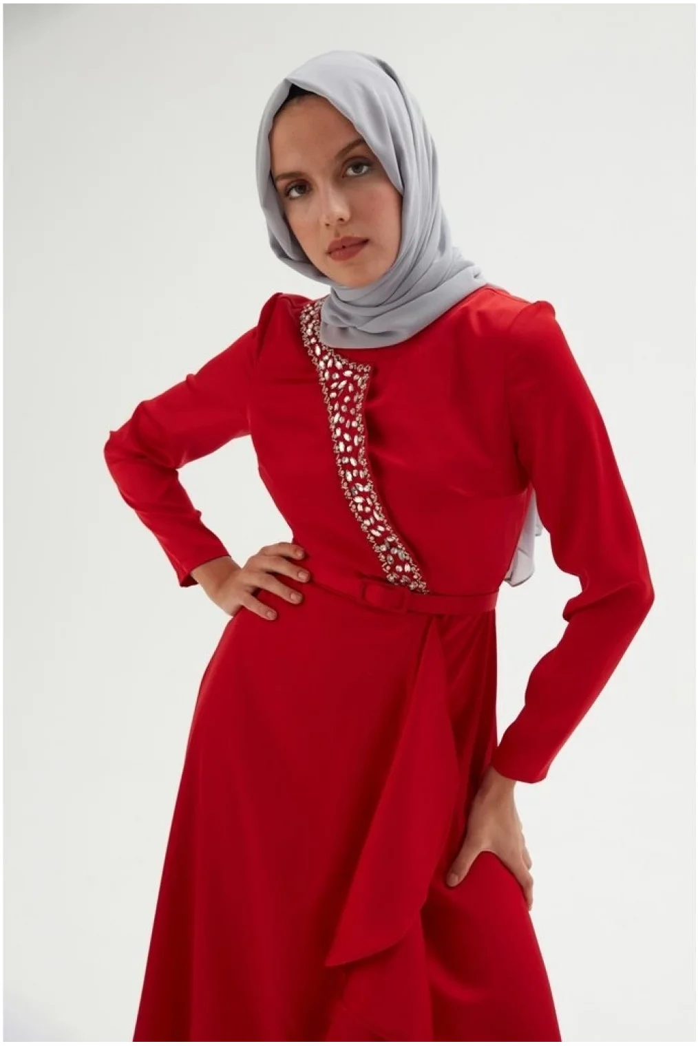 El İşlemeli Saten Elbise 693-Kırmızı