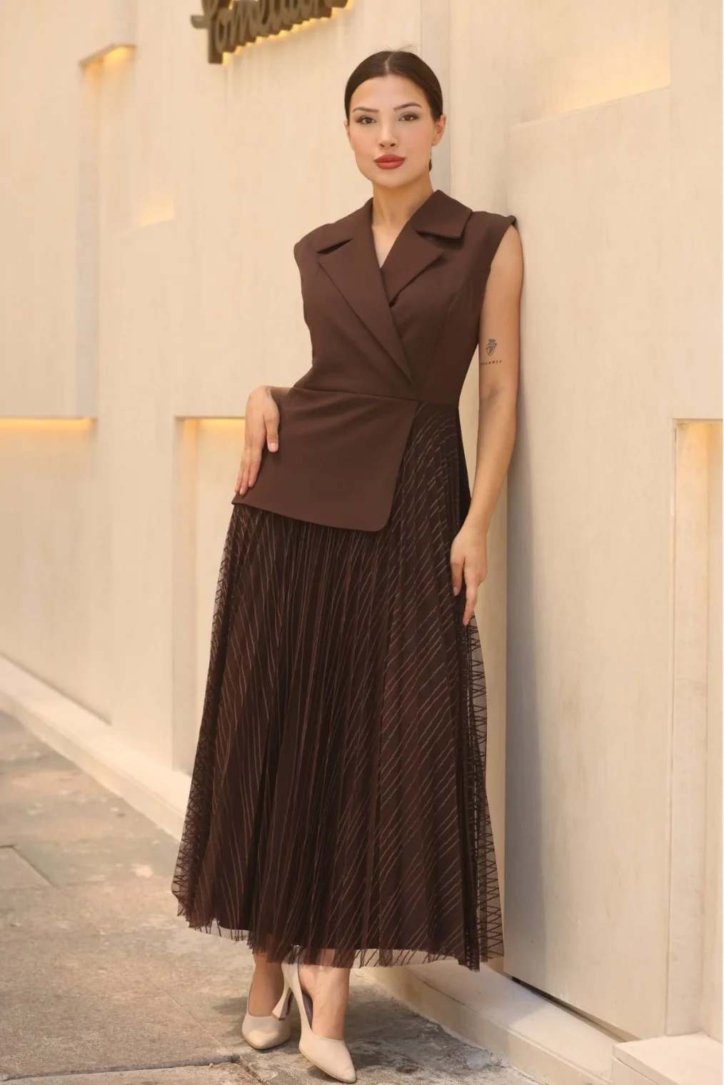 Eteği Piliseli Kemerli Abiye Elbise 2390-Kahverengi