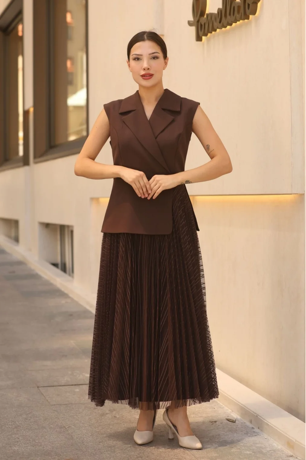 Eteği Piliseli Kemerli Abiye Elbise 2390-Kahverengi