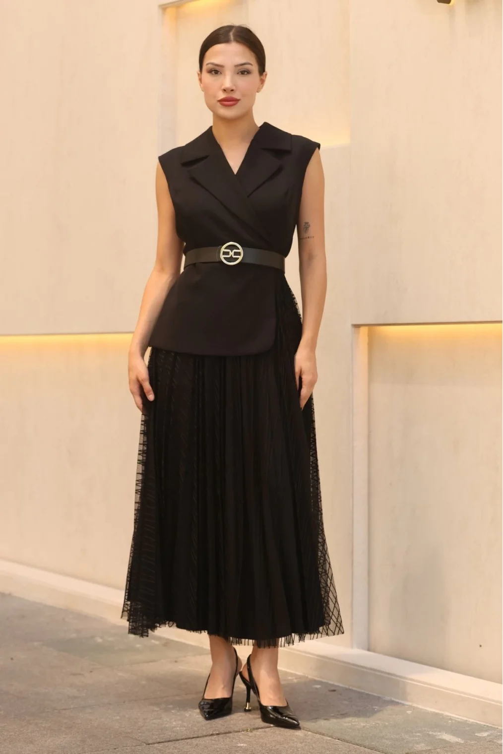 Eteği Piliseli Kemerli Abiye Elbise 2390-Siyah