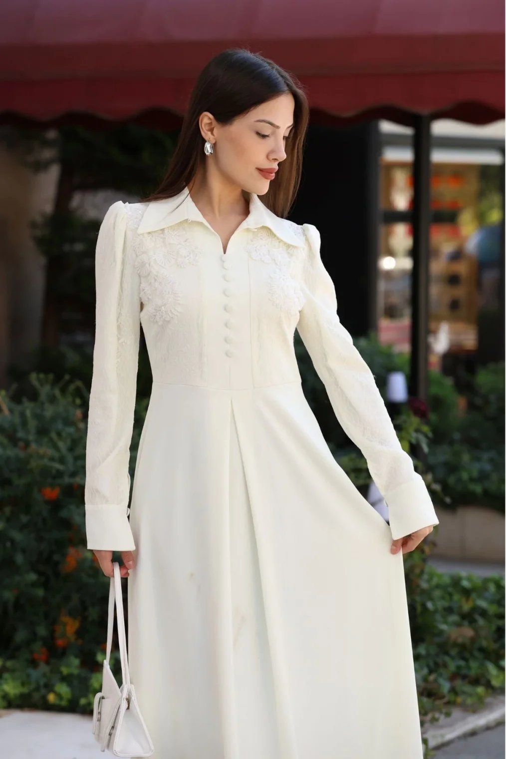 Gömlek Yaka Dantel İşleme ve Kaplamalı Kemerli Abiye Elbise 2764-Ekru