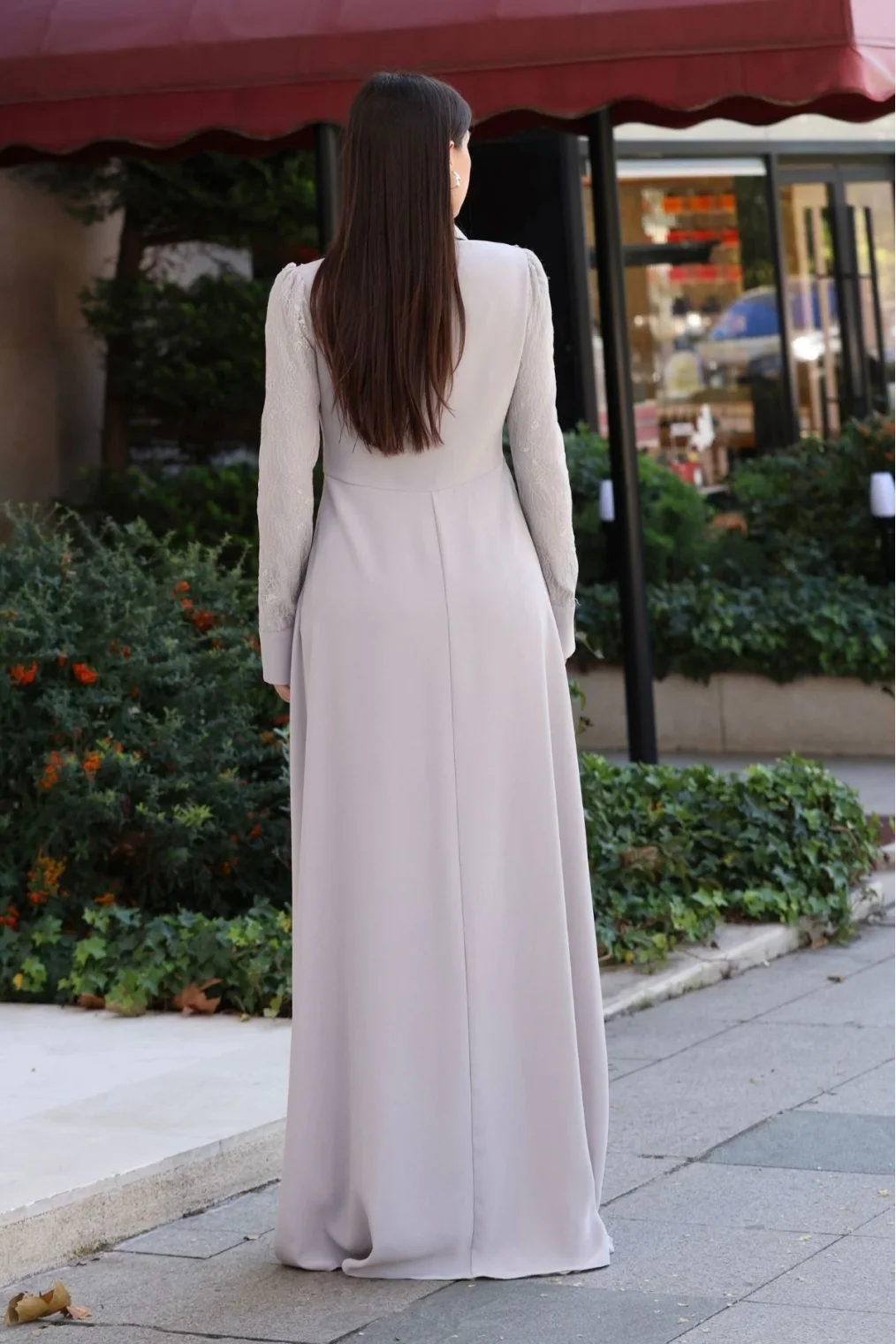 Gömlek Yaka Dantel İşleme ve Kaplamalı Kemerli Abiye Elbise 2764-Taş