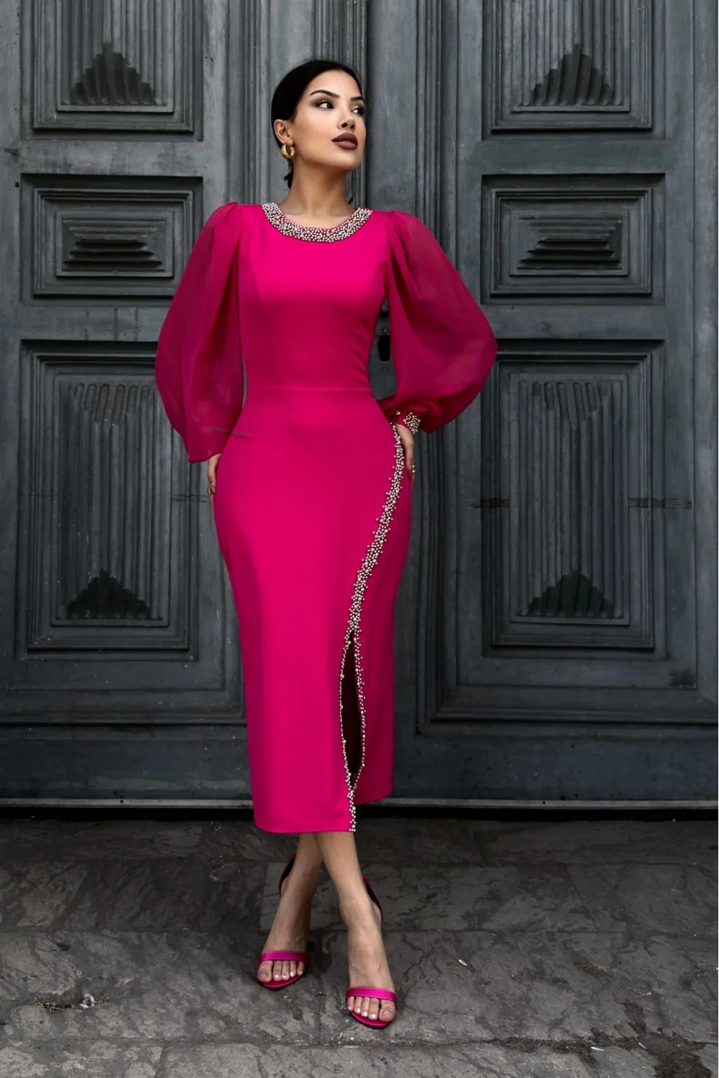 İnci Süsleme Detaylı Yırtmaçlı Abiye Elbise 2223-Fuşya