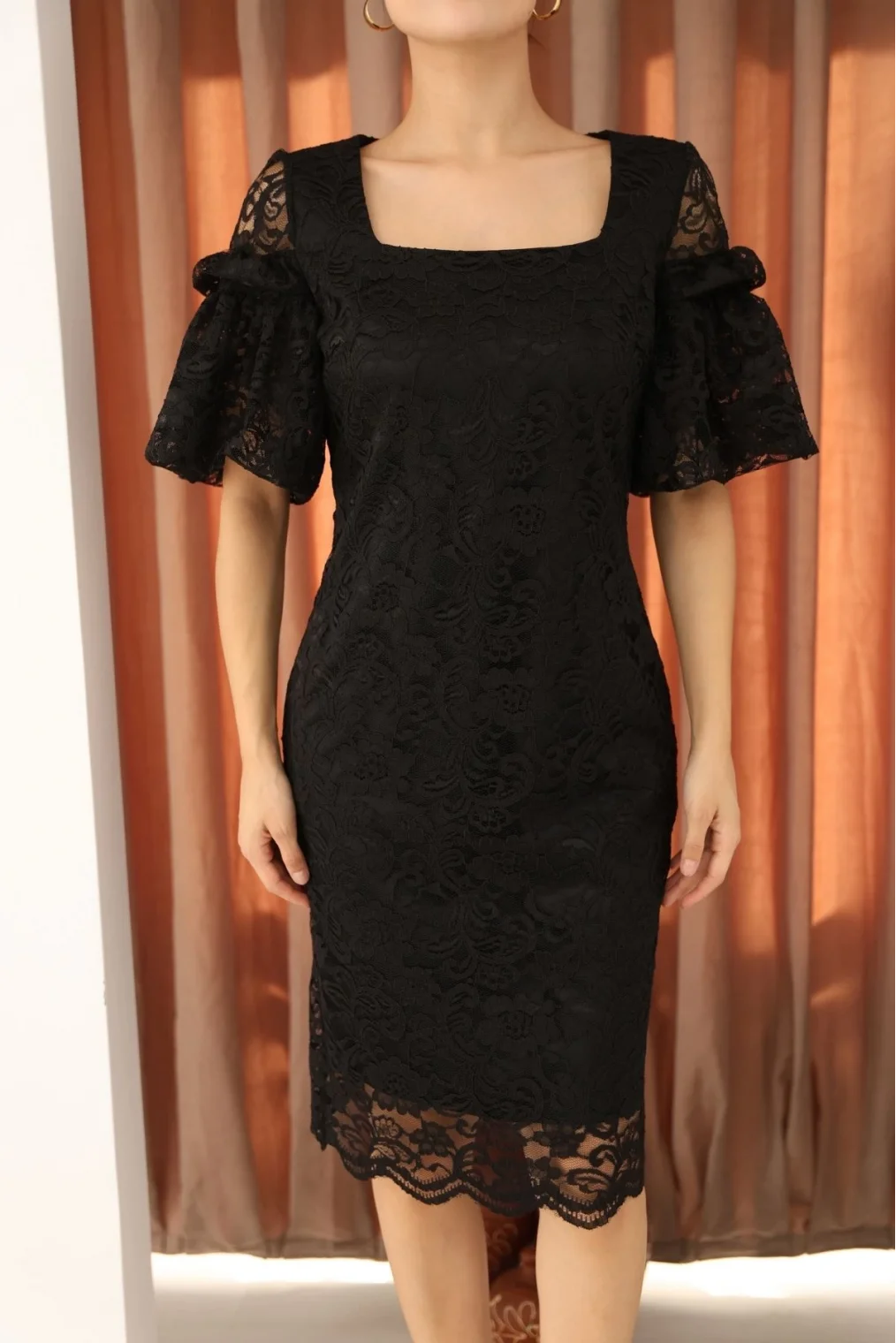 Kare Yaka Balon Kollu Dantel Elbise 6039-Siyah